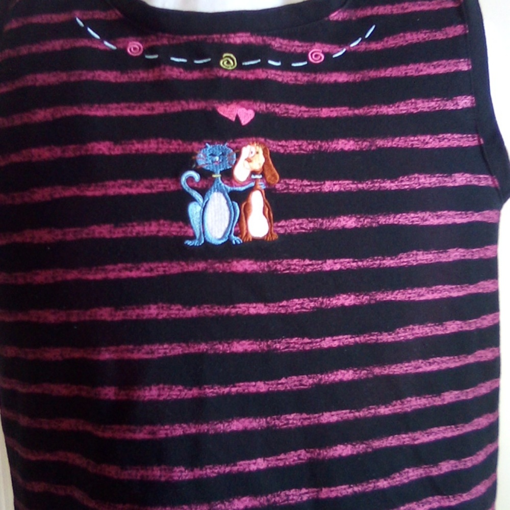 Ongue embroidered tank.